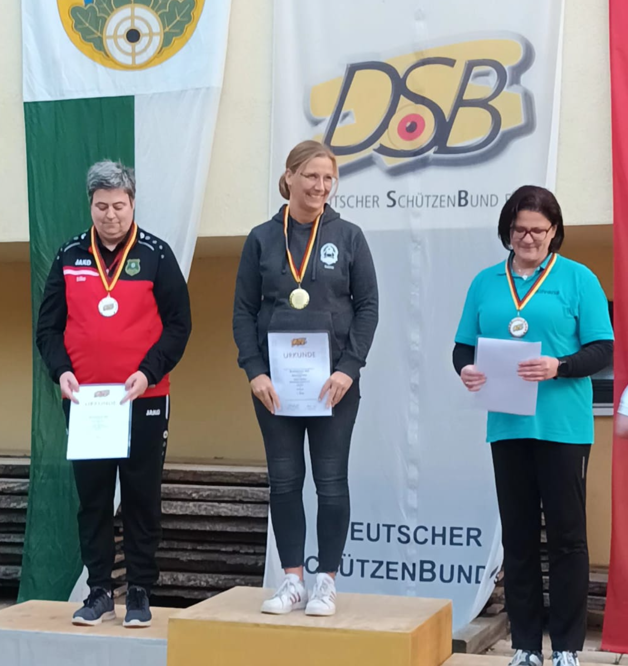 Sabine Seiffert ist Bundessiegerin im Blasrohrschießen